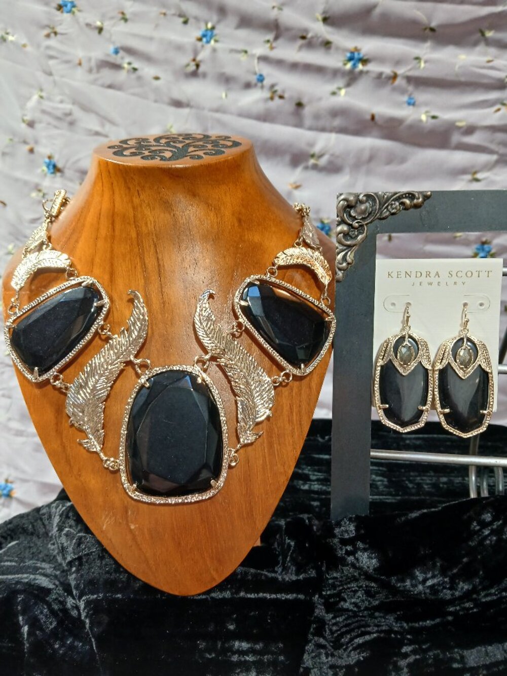 RARE Kendra Scott Silver Black Onyx Necklace & Earrings set can sell separate